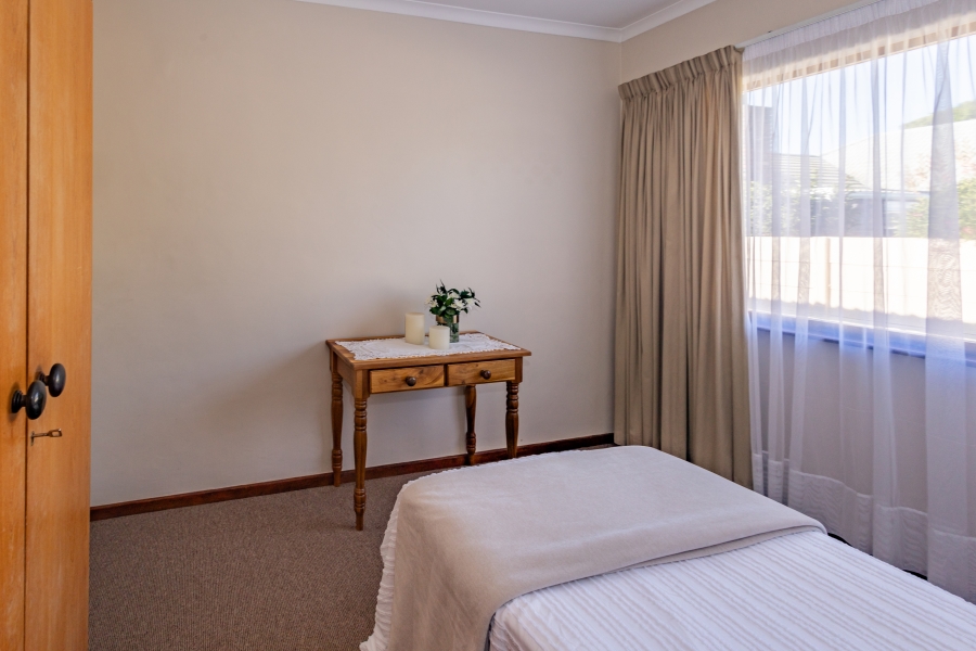 4 Bedroom Property for Sale in Sonstraal Western Cape